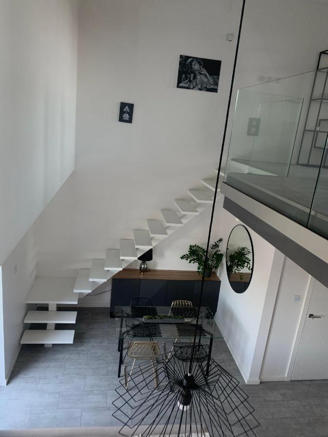 Apartamento Two-Levels Penthouse With A Garden In The City Center Łódź Exterior foto