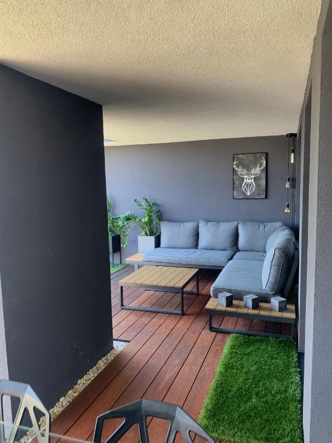 Apartamento Two-Levels Penthouse With A Garden In The City Center Łódź Exterior foto